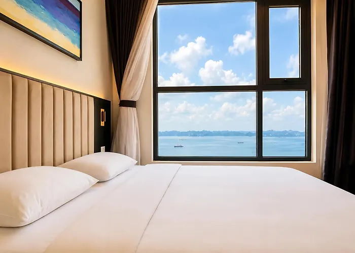 Ocean View At The Sapphire - & 2br Hạ Long