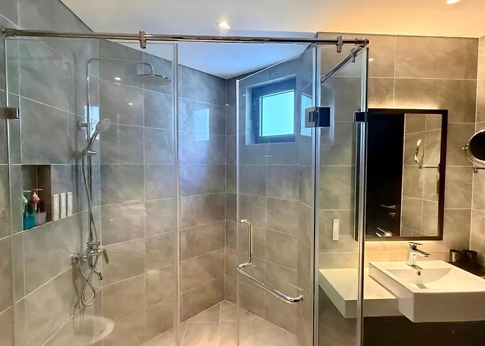 Ocean View At The Sapphire - & 2br Apartment