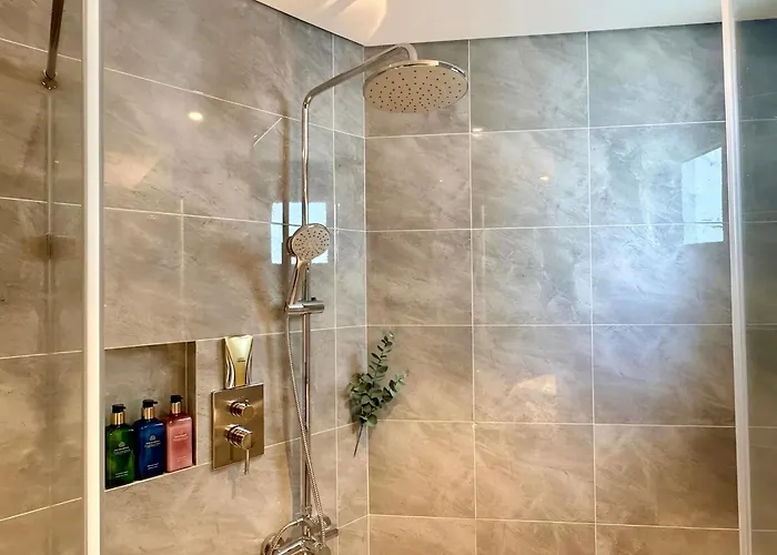 Ocean View At The Sapphire - & 2br * Hạ Long